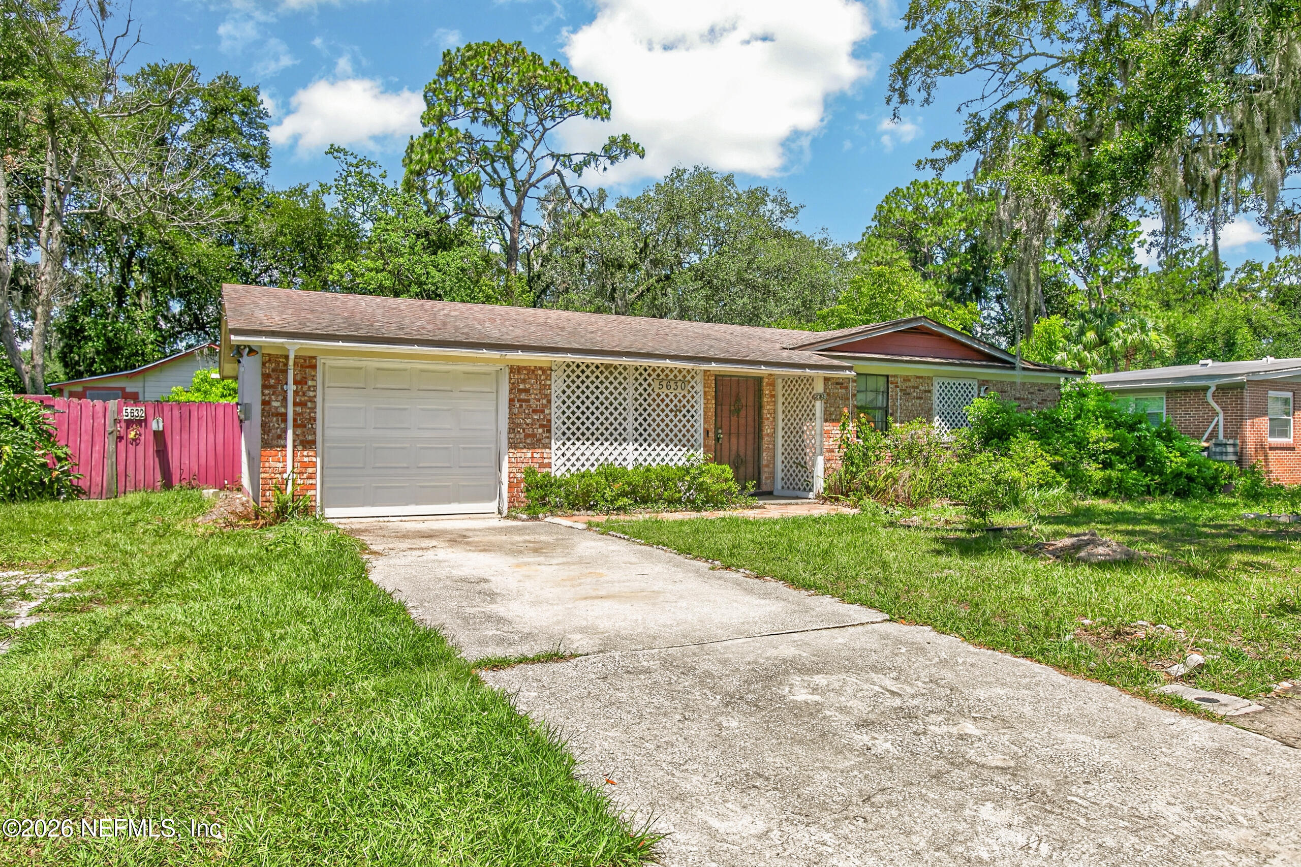 5630 Patsy Anne Drive Jacksonville, FL 32207 - Photo 3 of 77 b