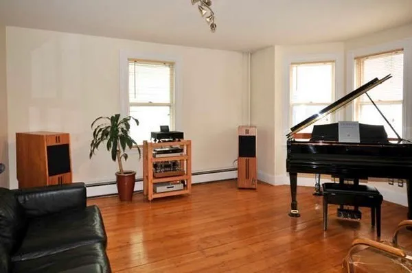 $3,200 | 49 Prince Street, Unit 1, Brookline, MA 02445