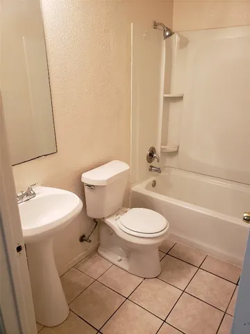 $1,095 | 2218 Katy Lane, Unit B, Georgetown, TX 78626