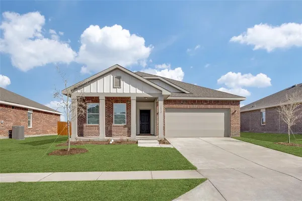 $1,900 | 1819 Wolf Run, Anna, TX 75409