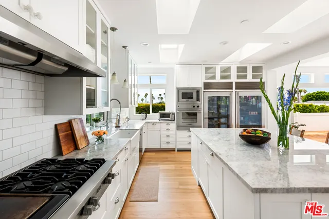 $2,400,000 | 29500 Heathercliff Road, Unit 285, Malibu, CA 90265