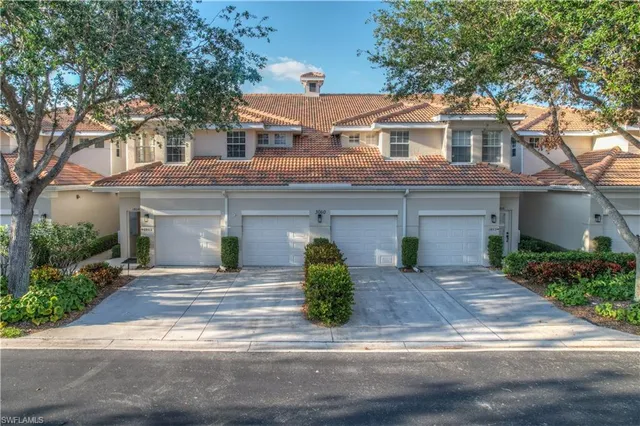 $570,000 | 3060 Horizon Lane, Unit 1404, Naples, FL 34109