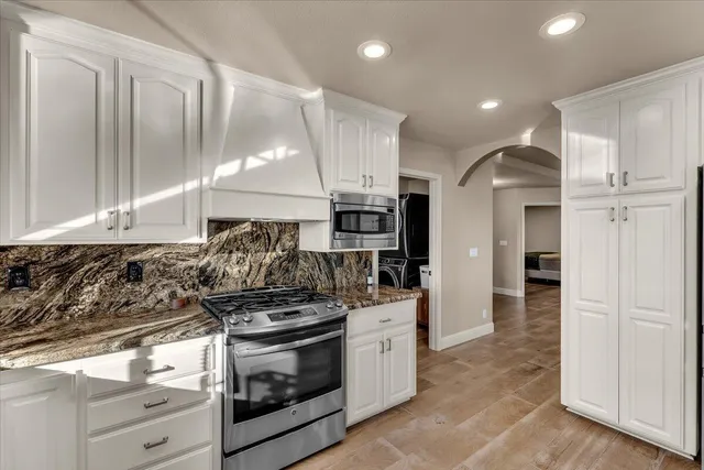 $699,800 | 15189 Mountain Shadows Drive, Redding, CA 96001