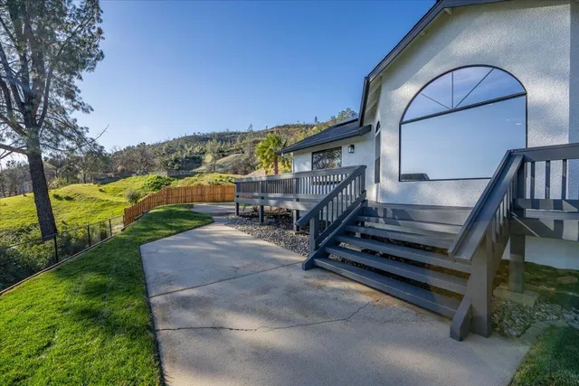 $699,800 | 15189 Mountain Shadows Drive, Redding, CA 96001