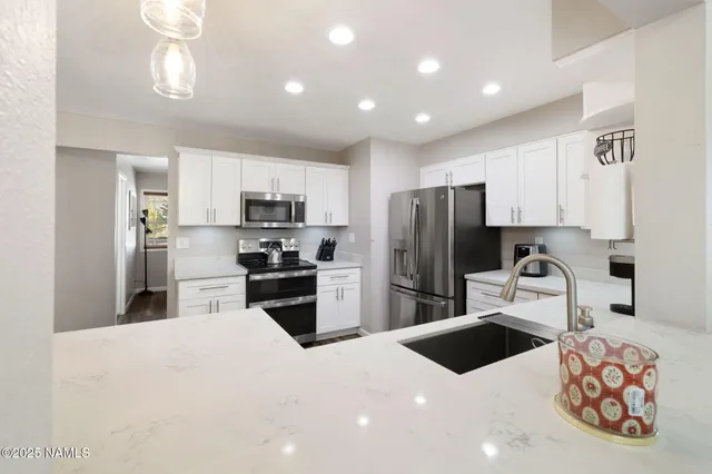 $699,900 | 11295 North Glodia Drive, Flagstaff, AZ 86004