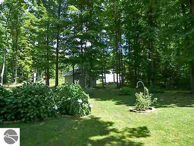 11500 Marvis Road Honor, MI 49640 - Photo 5 of 25 1734059-4.JPG