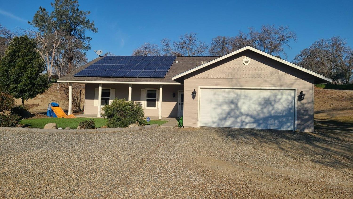 28937 Auberry Road Prather, CA 93651 - Photo 2 of 6 a view of a house with a outdoor space