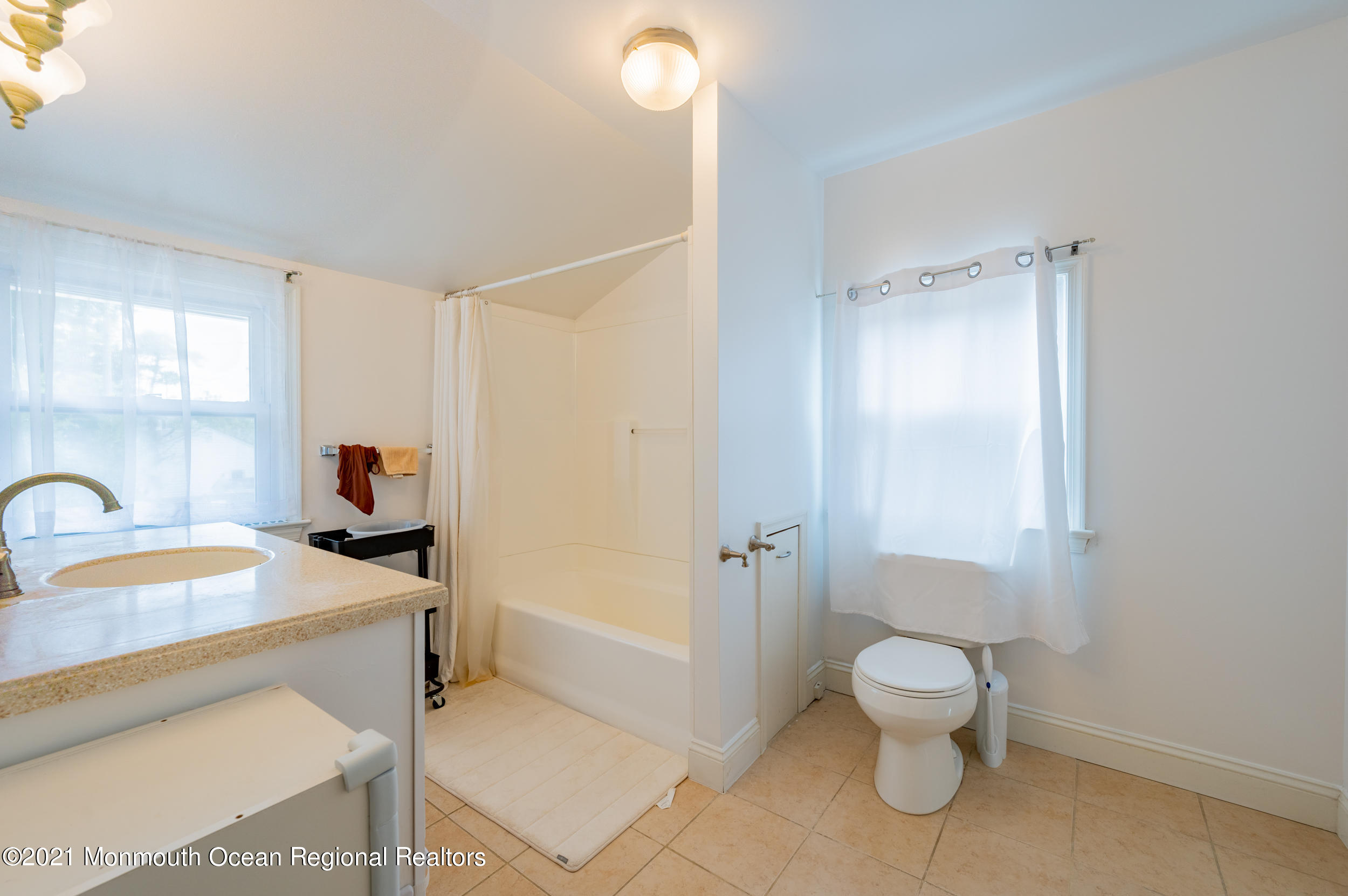203 Bridge Avenue Point Pleasant, NJ 08742 - Photo 16 of 17 Hallway Bathroom