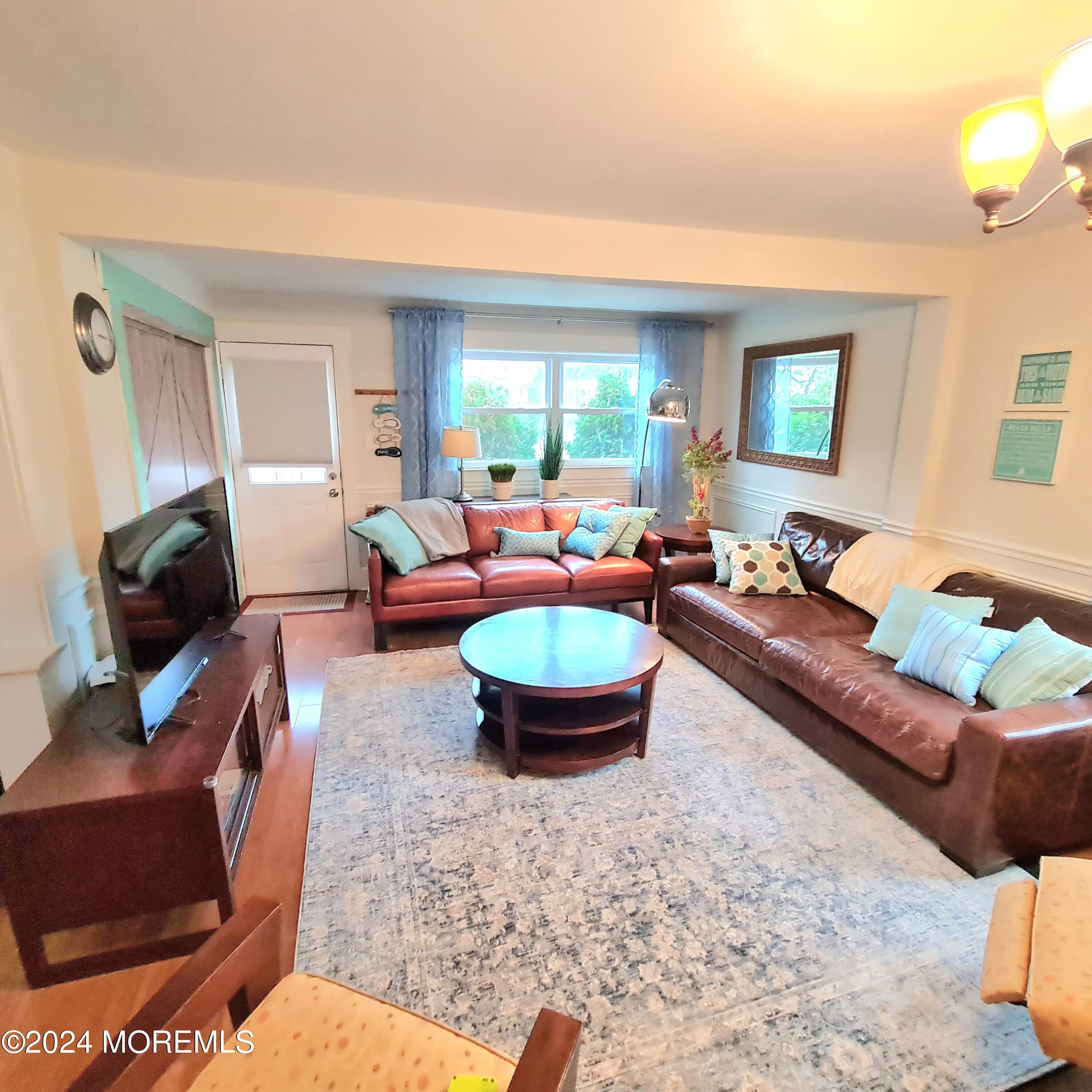 203 Bridge Avenue Point Pleasant, NJ 08742 - Photo 5 of 17 Family Room