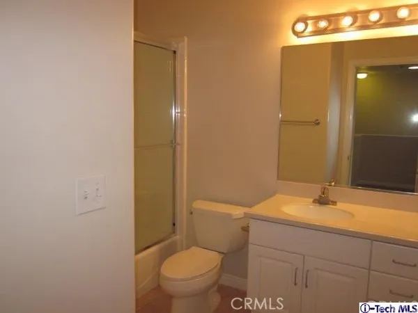 $4,100 | 2283 Waltonia Drive, Unit 105, Montrose, CA 91020