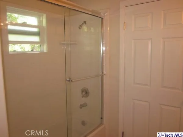 $4,100 | 2283 Waltonia Drive, Unit 105, Montrose, CA 91020