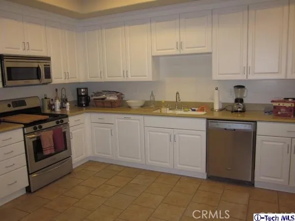 $4,100 | 2283 Waltonia Drive, Unit 105, Montrose, CA 91020