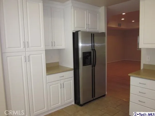 $4,100 | 2283 Waltonia Drive, Unit 105, Montrose, CA 91020