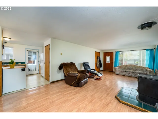 $280,000 | 416 Glen Avenue, Sutherlin, OR 97479