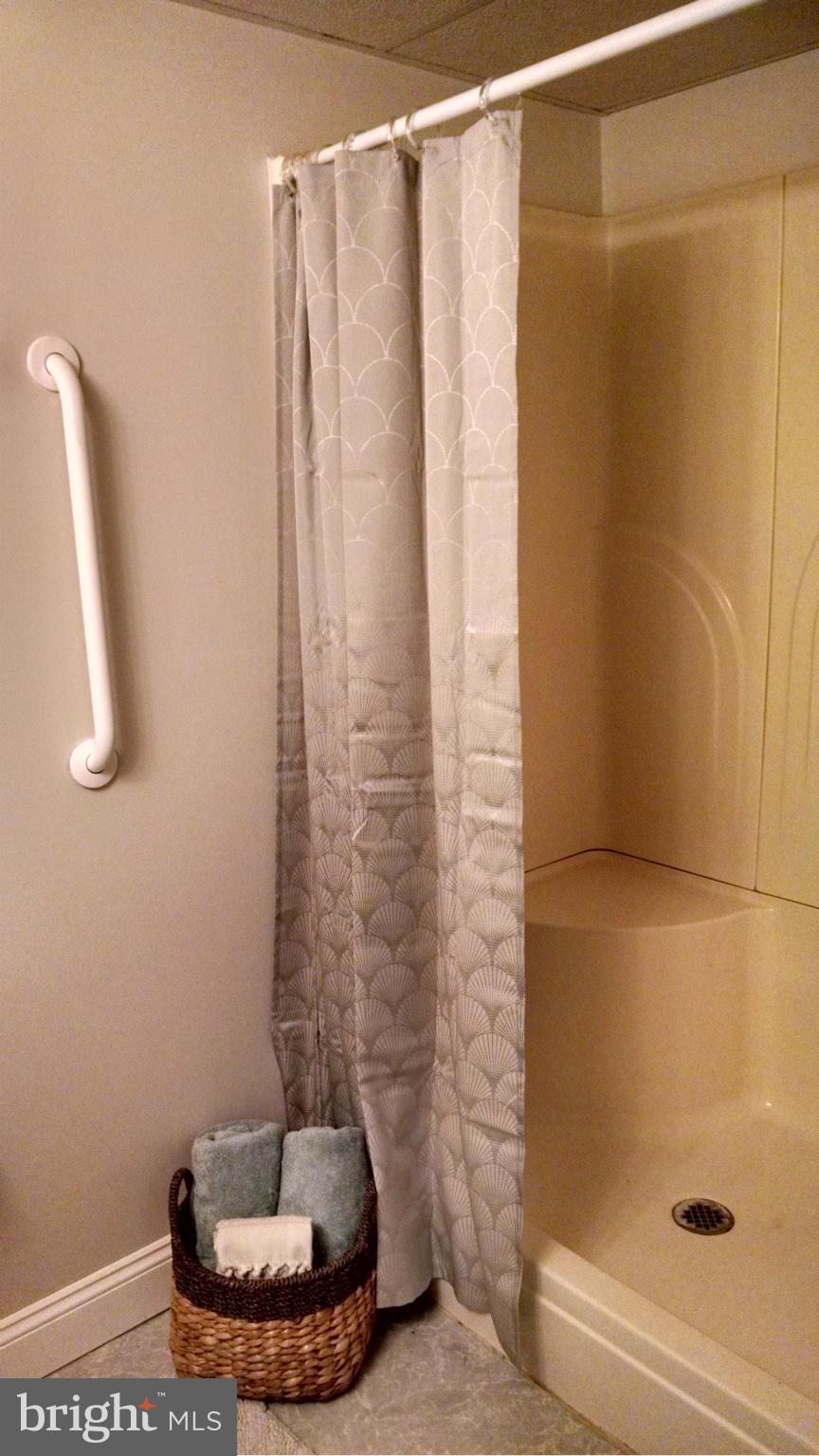 509 Riverside Drive Baltimore, MD 21221 - Photo 14 of 24 Bath