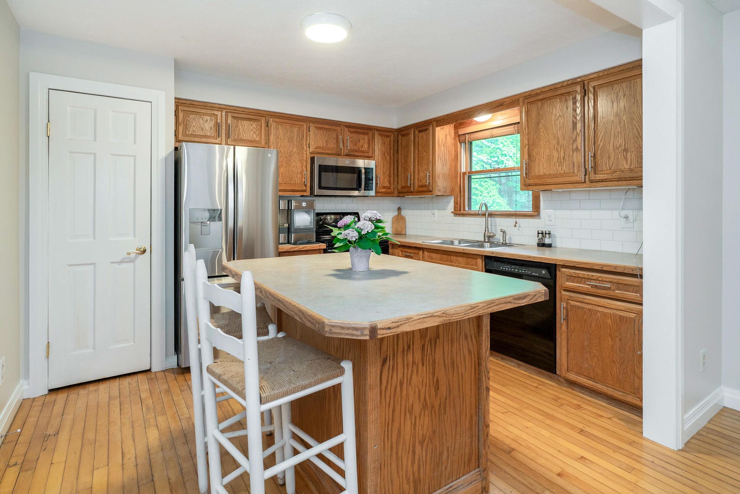 12643 Heimberger Road Northwest Baltimore, OH 43105 - Photo 6 of 49 Kitchen