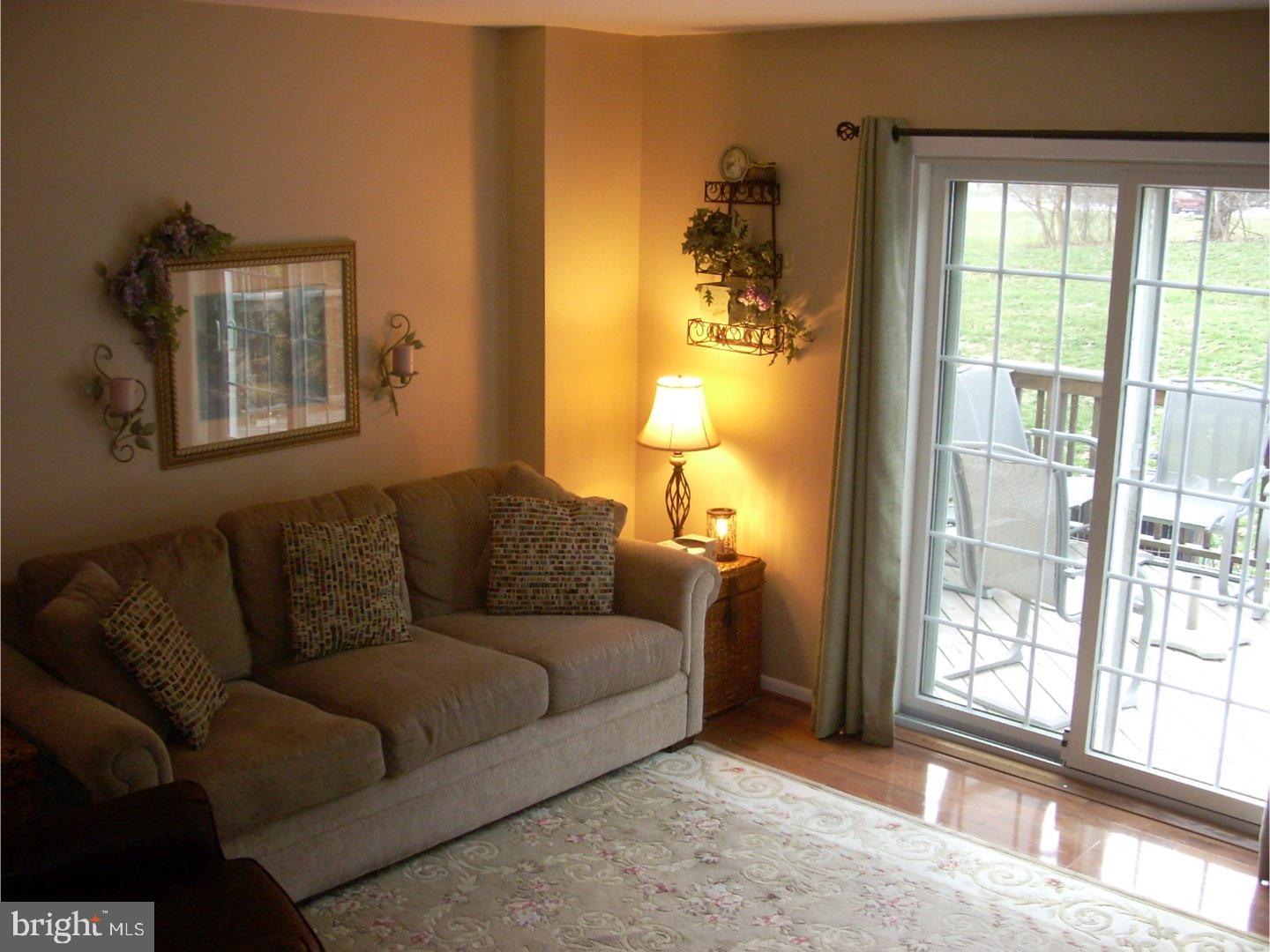 35 Raintree Drive Hamilton, NJ 08690 - Photo 2 of 18 Gallery Image 2