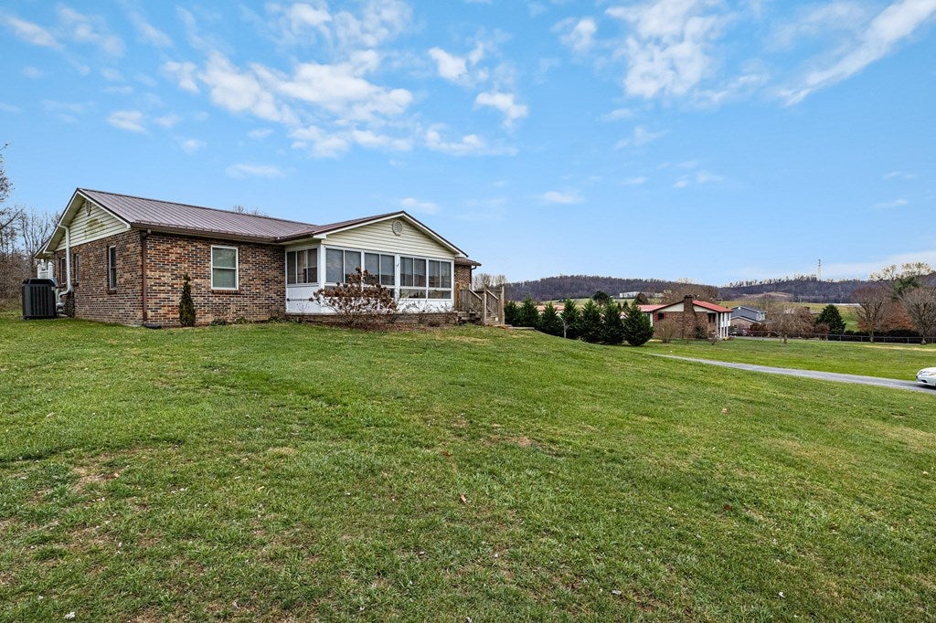 15204 Peaceful Valley Road Abingdon, VA 24210 - Photo 38 of 60 Gallery Image 38