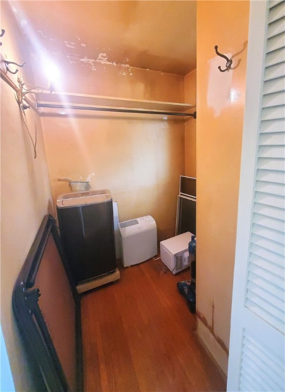 309 Bluff Drive East Rochester, NY 14445 - Photo 10 of 18 Walk in closet in First Floor Bedroom