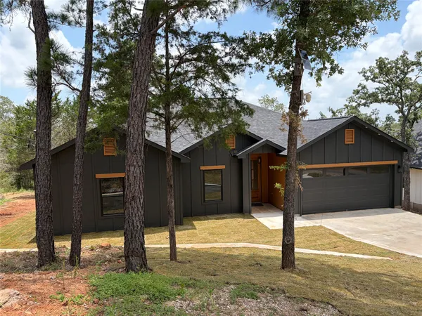 $379,000 | 165 Lamaloa Lane, Bastrop, TX 78602