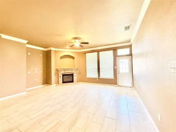 $2,450 | 2713 Flint Rock Drive, Fort Worth, TX 76131