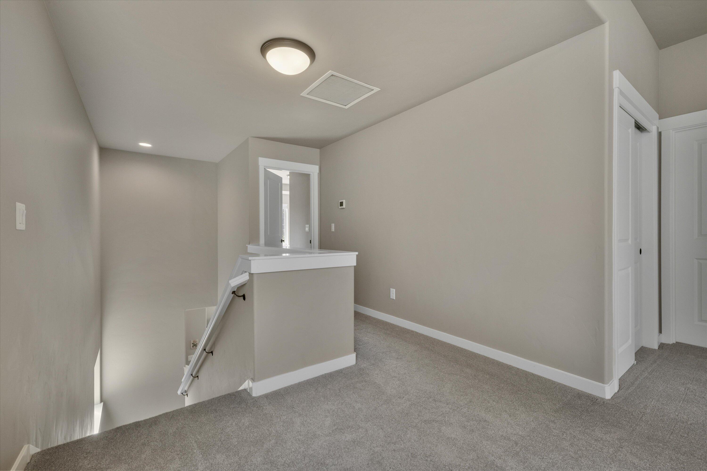 20904 Sotra Loop Bend, OR 97702 - Photo 20 of 46 16-2707_230802_JILLROSELL
