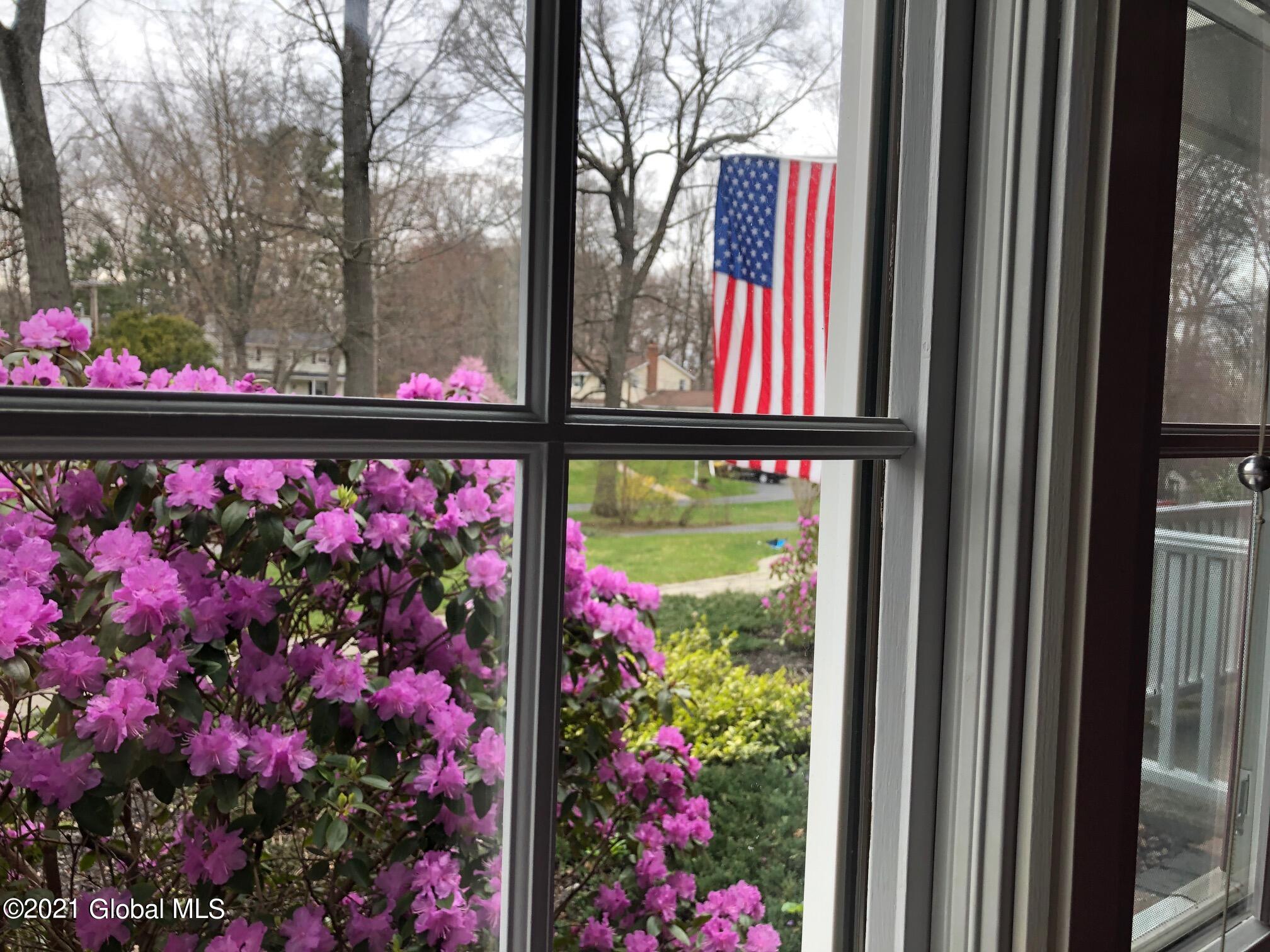 21 Maple Ridge Ballston Lake, NY 12019 - Photo 4 of 25 Spring-Bush