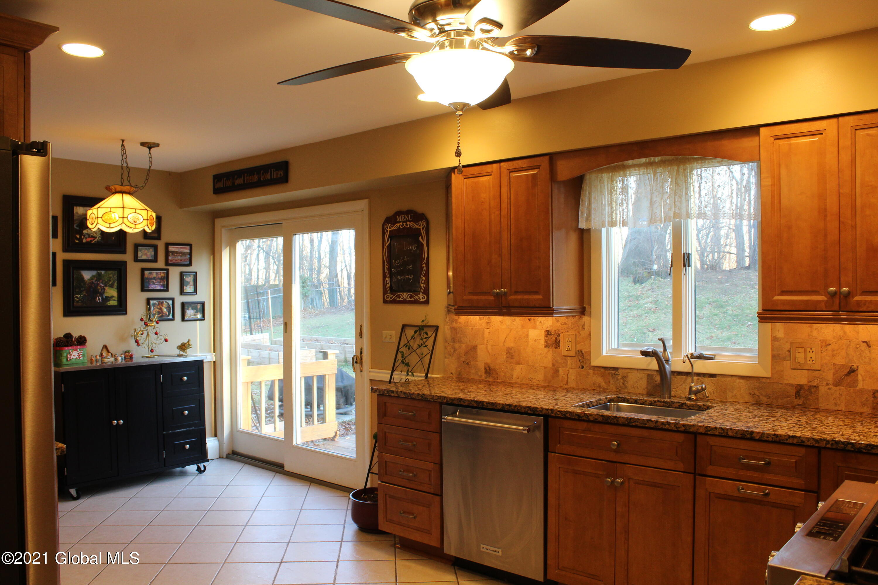 21 Maple Ridge Ballston Lake, NY 12019 - Photo 8 of 25 IMG_6399