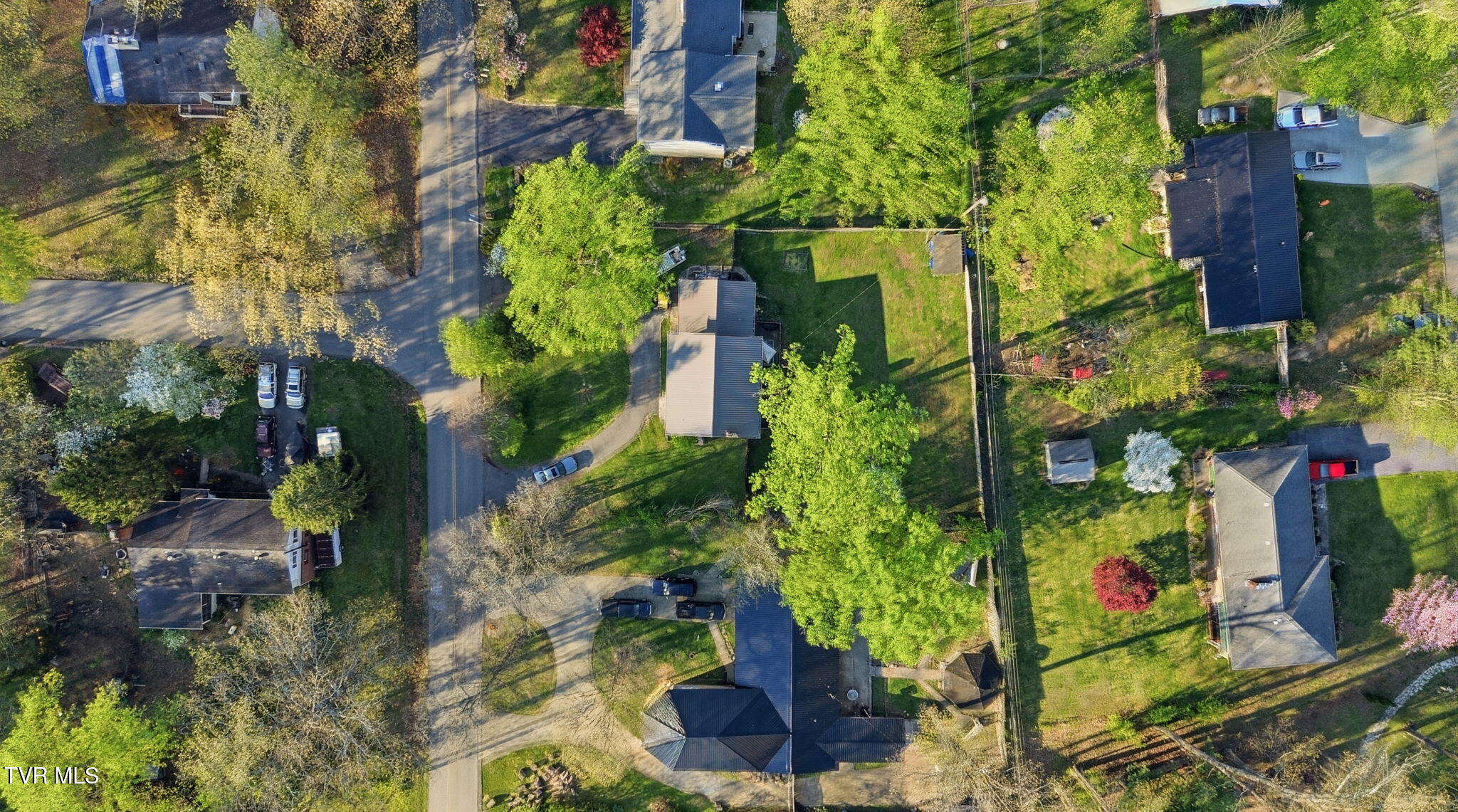 209 Haynes Boulevard Greeneville, TN 37745 - Photo 32 of 35 37-web-or-mls-DJI_0770