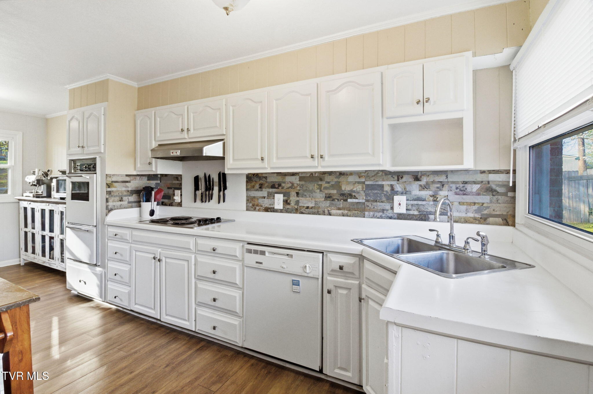 209 Haynes Boulevard Greeneville, TN 37745 - Photo 10 of 35 11-web-or-mls-DZ3A0053