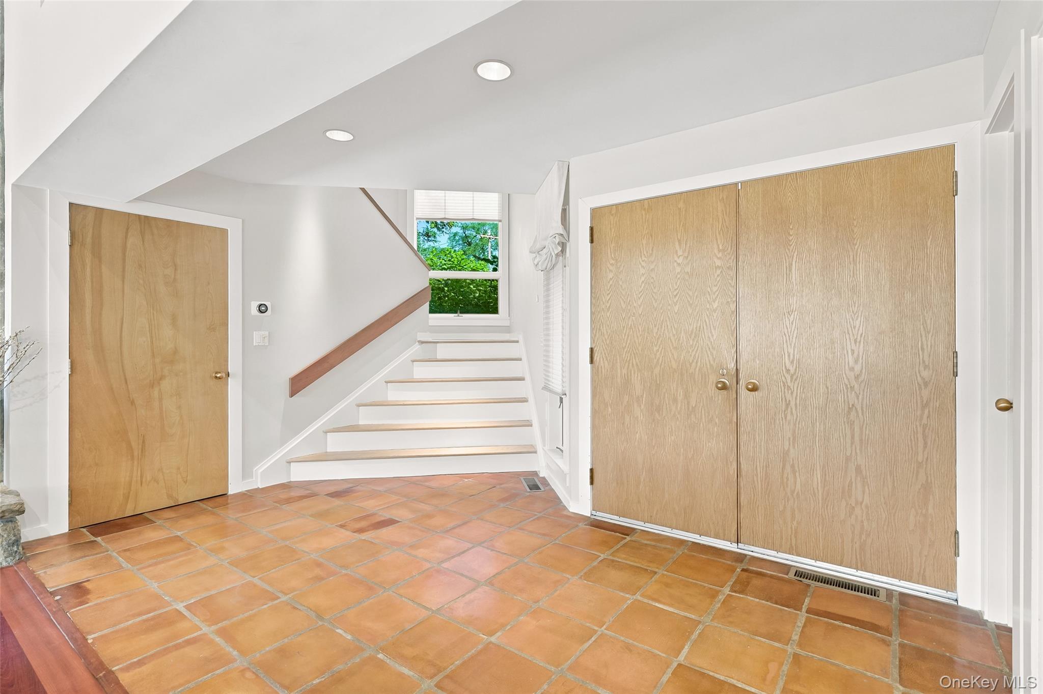 10 Beverly Road Purchase, NY 10577 - Photo 3 of 32