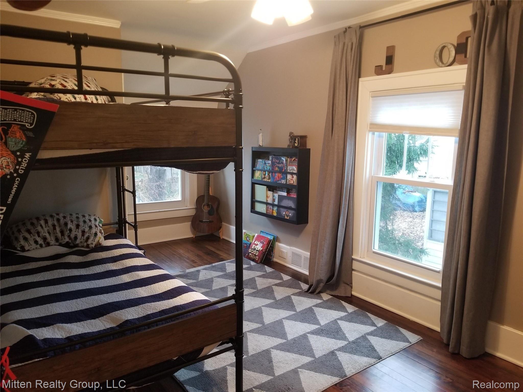 272 Ridgemont Road Grosse Pointe, MI 48236 - Photo 17 of 29 Q.jpg