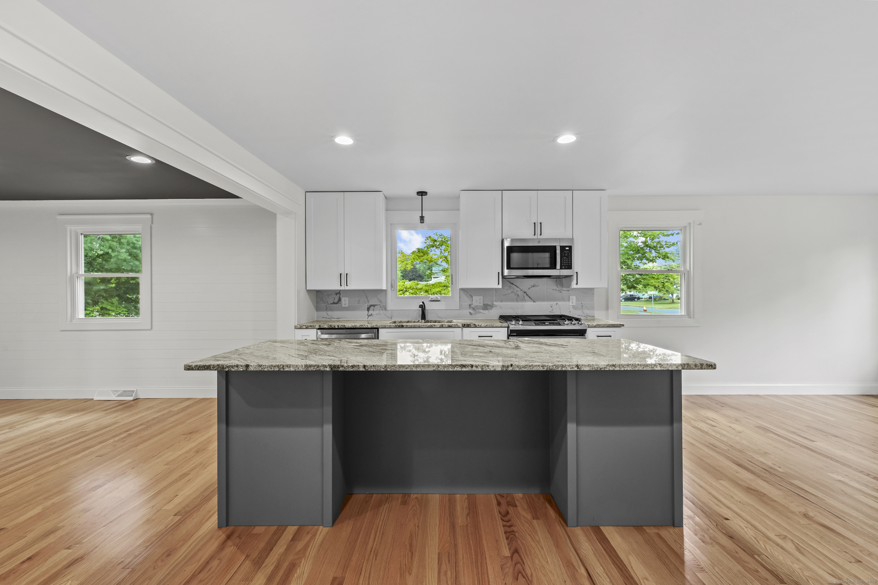 15 Lancaster Road Glastonbury, CT 06033 - Photo 1 of 40