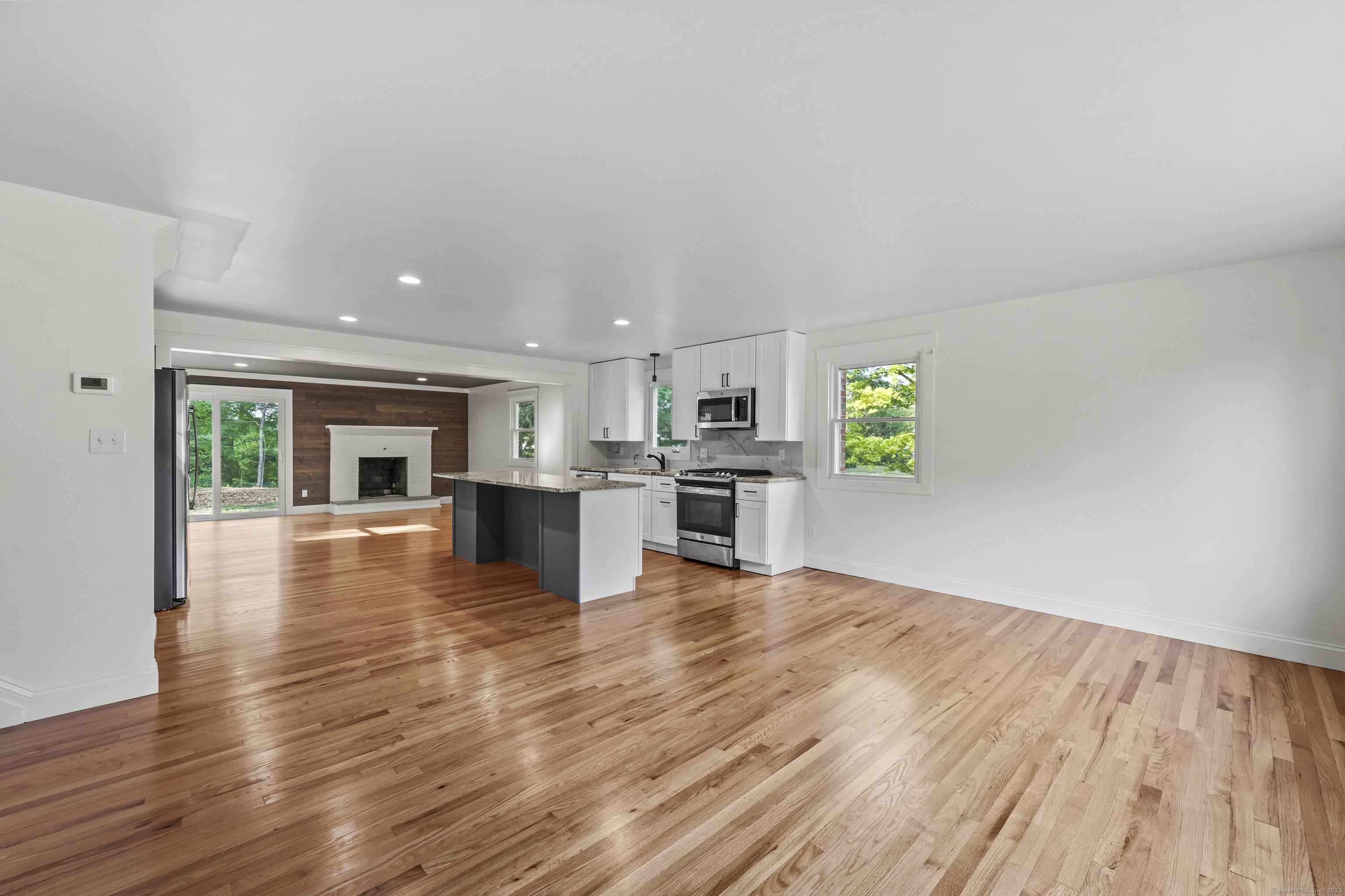 15 Lancaster Road Glastonbury, CT 06033 - Photo 14 of 40