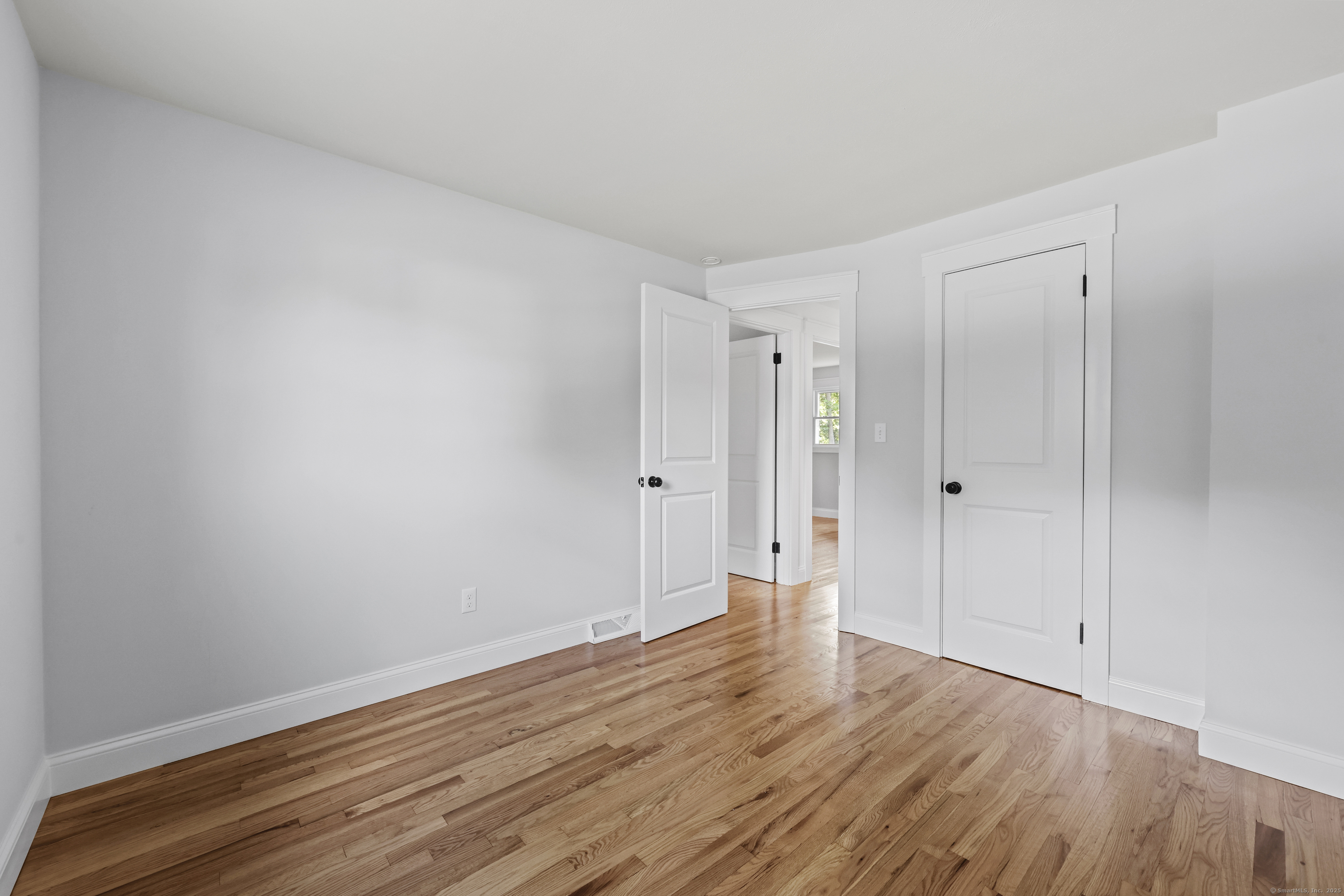 15 Lancaster Road Glastonbury, CT 06033 - Photo 23 of 40