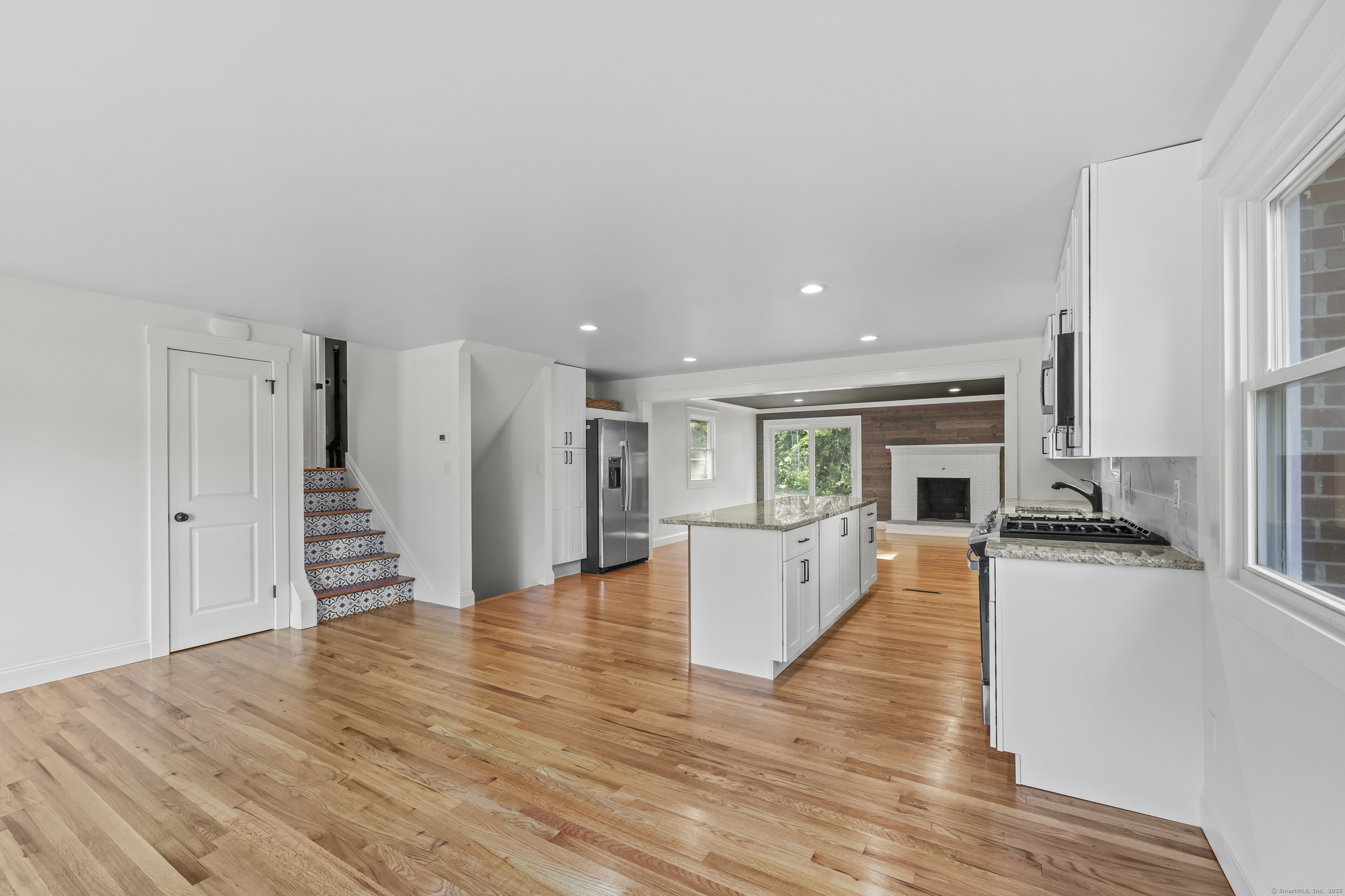 15 Lancaster Road Glastonbury, CT 06033 - Photo 9 of 40