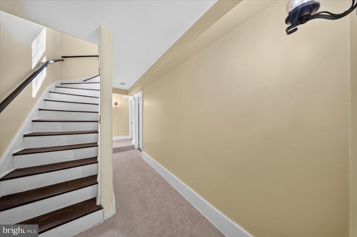 419 Delaware Street New Castle, DE 19720 - Photo 22 of 40 2nd Floor Hall