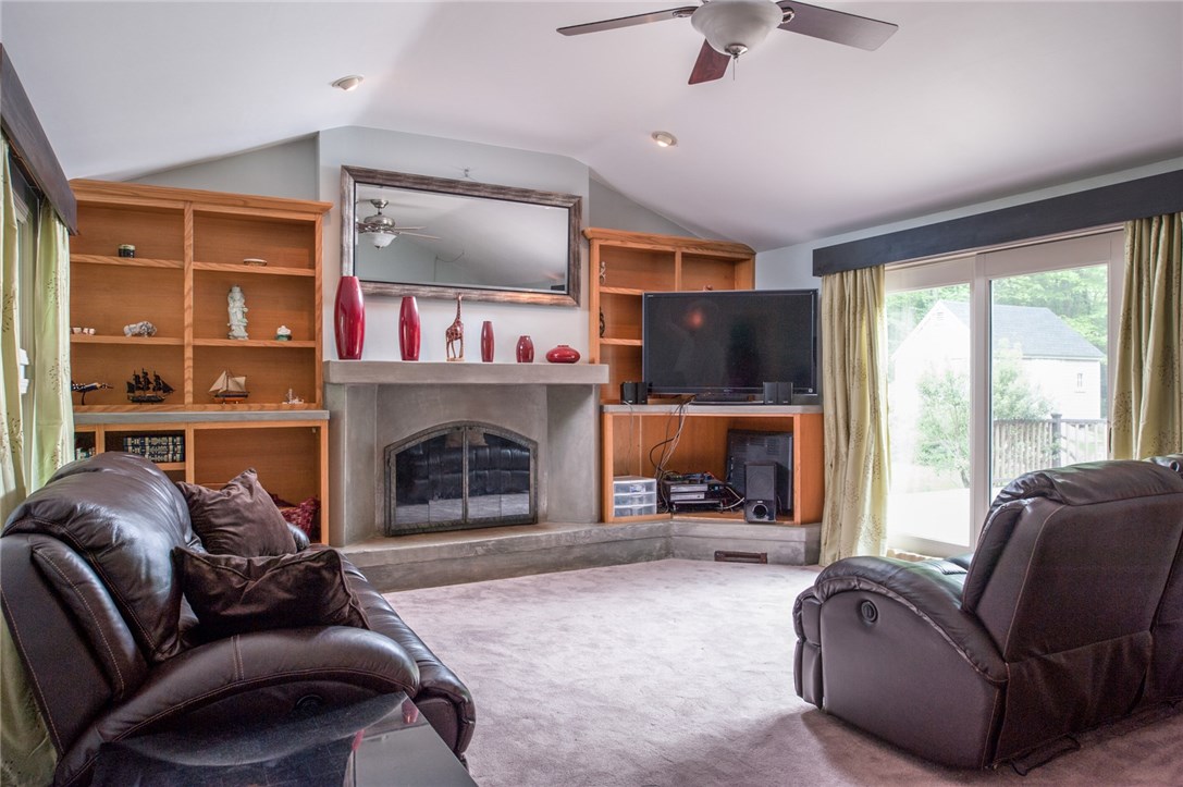 2097 Middle Road East Greenwich, RI 02818 - Photo 3 of 29