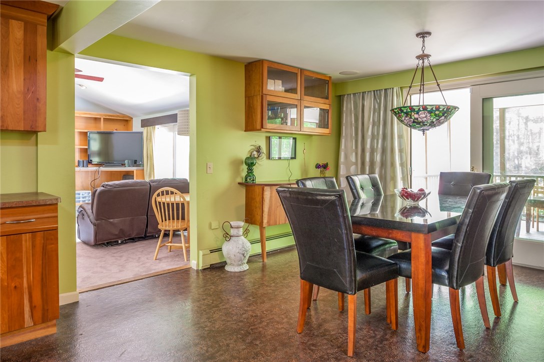 2097 Middle Road East Greenwich, RI 02818 - Photo 4 of 29