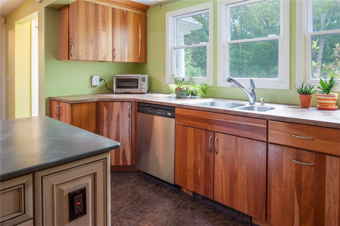 2097 Middle Road East Greenwich, RI 02818 - Photo 8 of 29