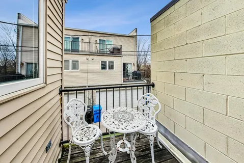 $385,000 | 4932 West Lawrence Avenue, Unit J, Chicago, IL 60630