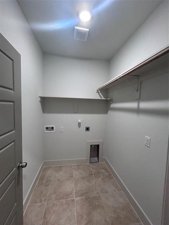 2110 Ridgewood Drive Bridgeport, TX 76426 - Photo 16 of 34 Laundry room