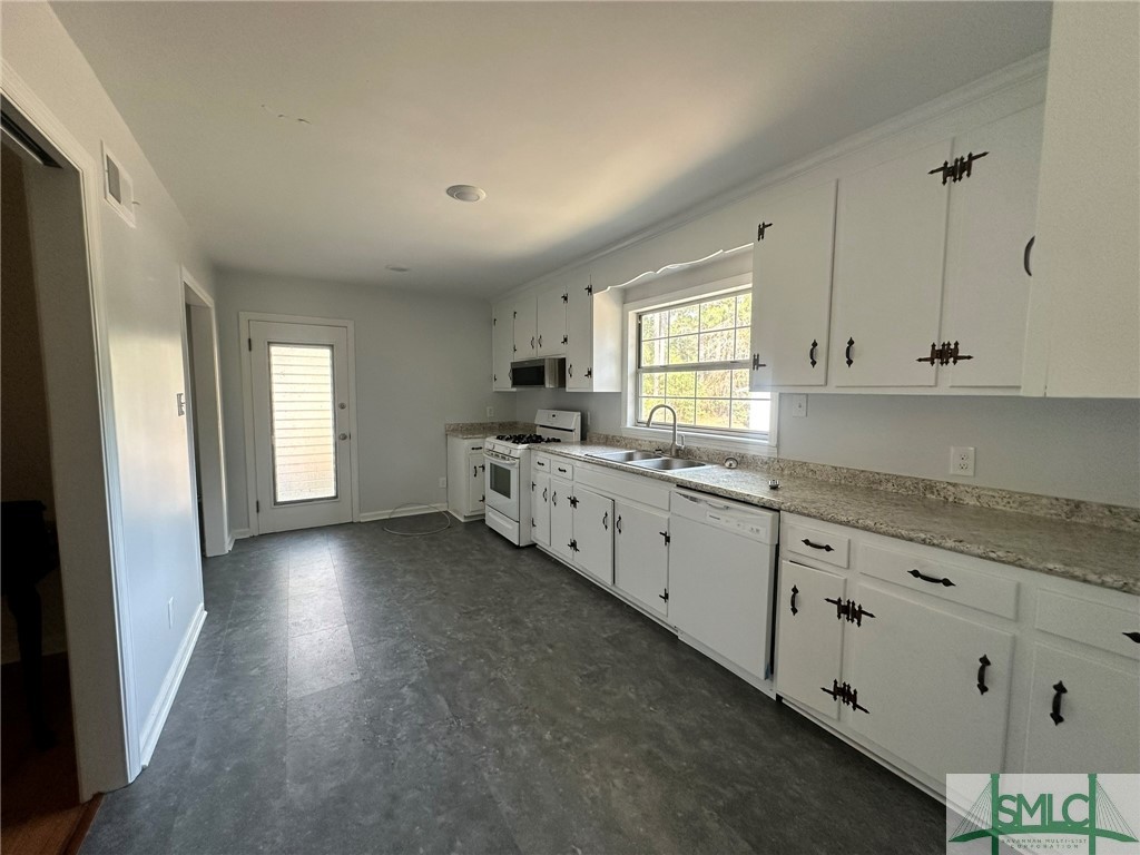 1020 Mohawk Street Savannah, GA 31419 - Photo 10 of 12