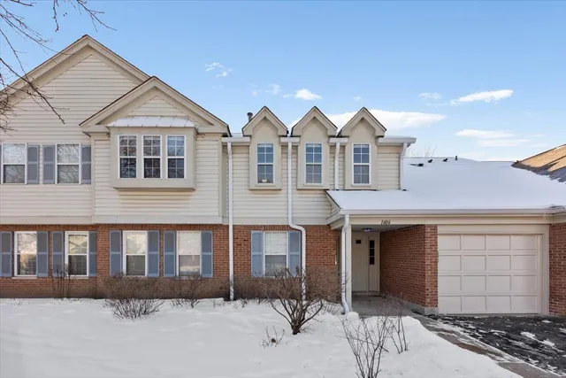 $284,000 | 1606 Stratford Court, Unit C2, Wheeling, IL 60090