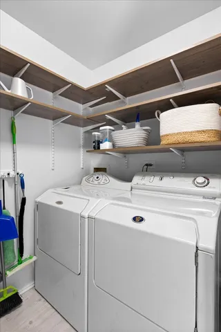 $284,000 | 1606 Stratford Court, Unit C2, Wheeling, IL 60090