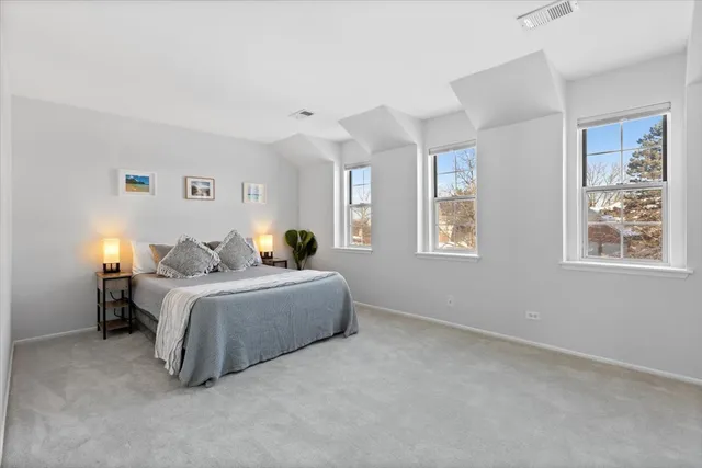 $284,000 | 1606 Stratford Court, Unit C2, Wheeling, IL 60090