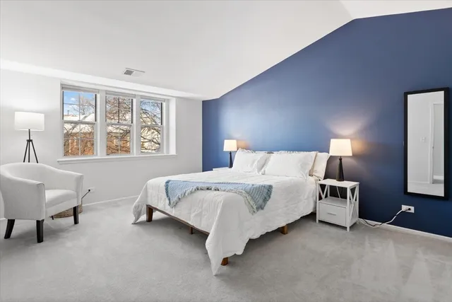 $284,000 | 1606 Stratford Court, Unit C2, Wheeling, IL 60090