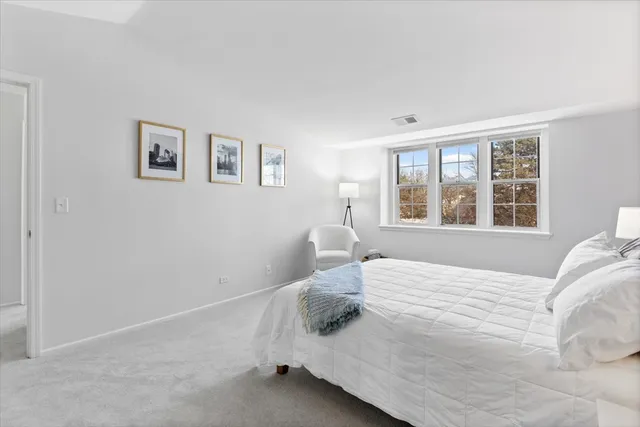 $284,000 | 1606 Stratford Court, Unit C2, Wheeling, IL 60090