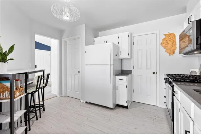 $284,000 | 1606 Stratford Court, Unit C2, Wheeling, IL 60090