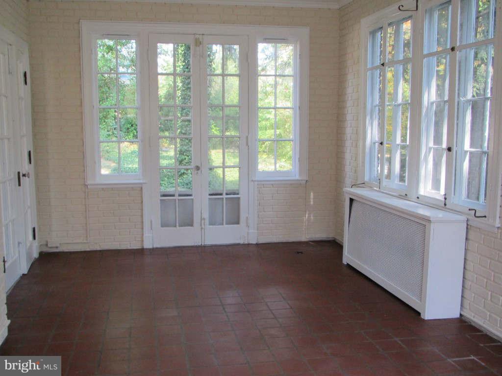 400 Somerset Road Baltimore, MD 21210 - Photo 7 of 24 Dining Room